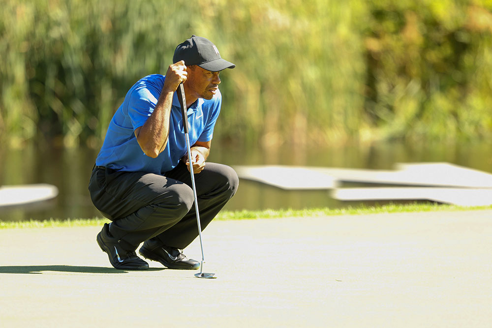 Tiger-Woods-with-his-legendary-putter