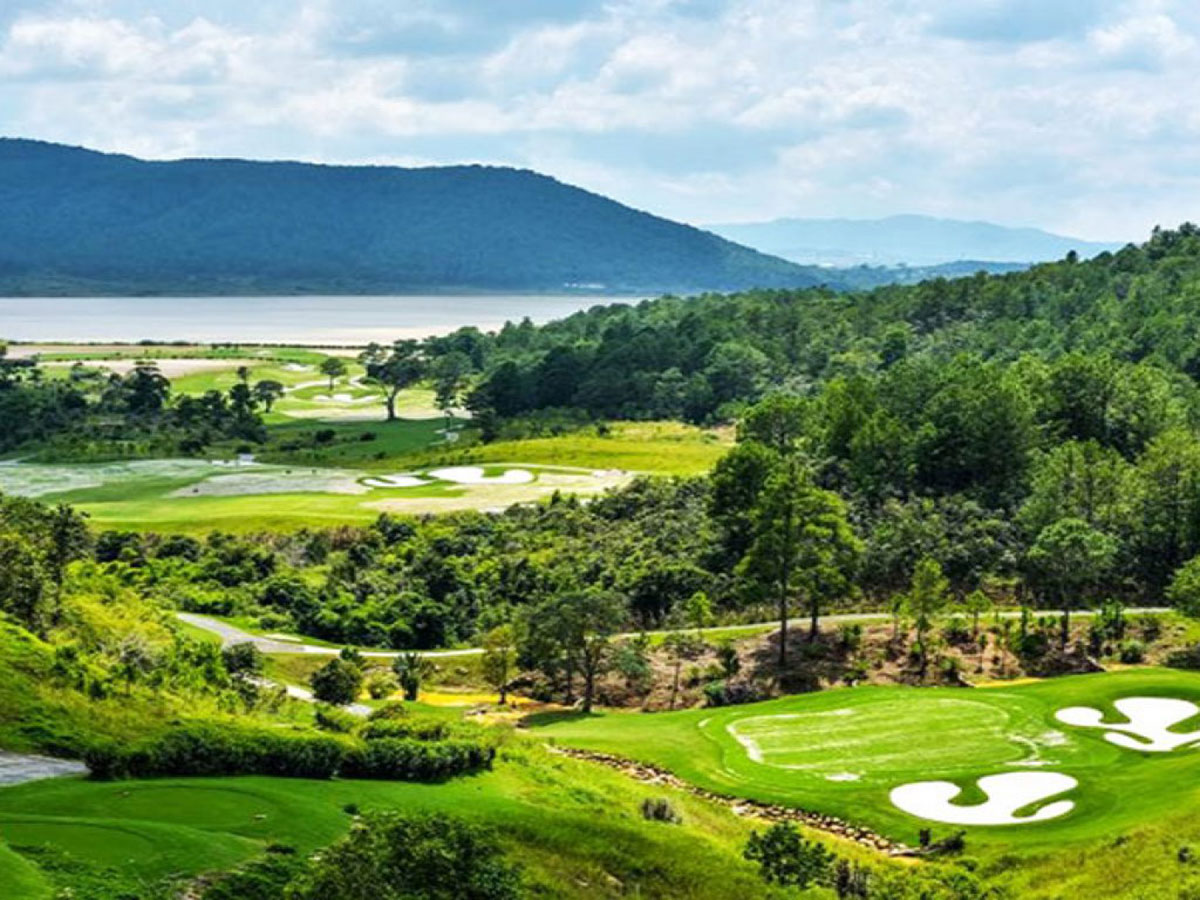 The-Dalat-At-1200-Country-Club-Private-Estate-1