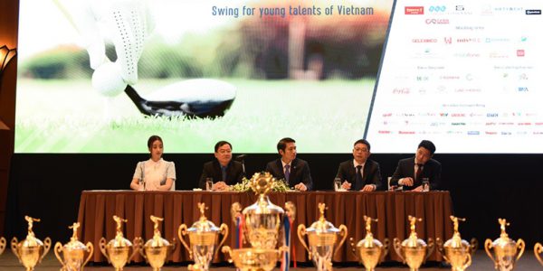 Tiền Phong Golf Championship 2020: Tri ân thầy thuốc trẻ, chiến sĩ quả cảm tuyến đầu chống dịch